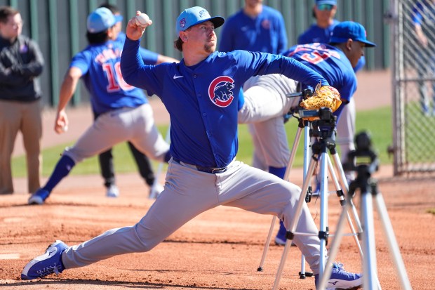 Chicago Cubs pitcher Mark Leiter Jr. throws during a MLB baseball spring training workout, Wednesday, Feb. 14, 2024, in Mesa, Ariz. (AP Photo/Matt York)