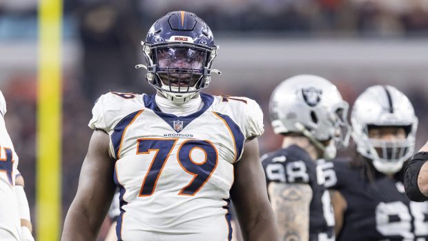 Broncos center Lloyd Cushenberry against the Raiders on Jan. 7, 2024, in Las Vegas. (AP Photo/Jeff Lewis)