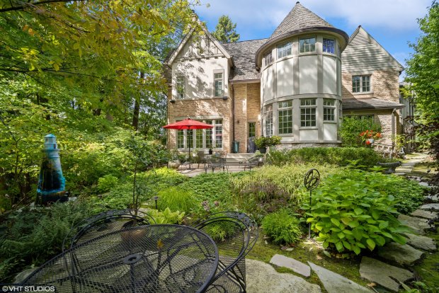 Highland Park 6-bedroom home with solarium: $2M- Original Credit: Diane Cojocaru/VHT Studios