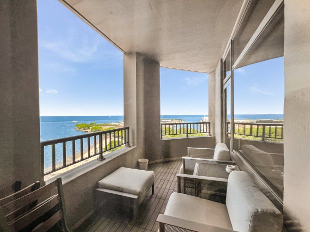 Streeterville 2-bedroom home with 2 private balconies: $1.8M- Original Credit: Jennifer Ames