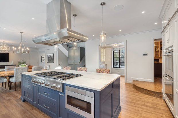 Wilmette 5-bedroom home with indoor golf range: $3.5M- Original Credit: VHT Studios