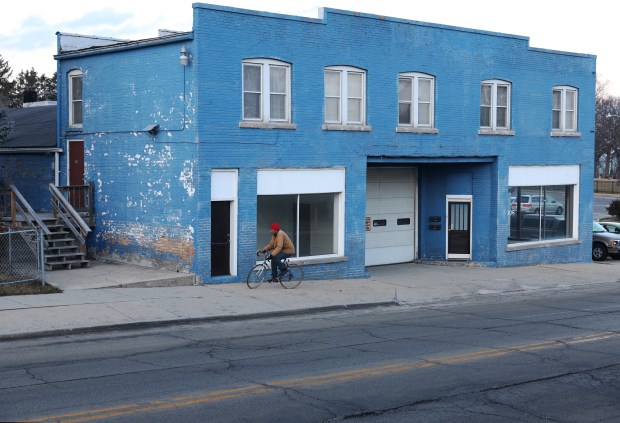 A building at 306 10th St. is shown Feb. 8, 2024, in Waukegan. The building was recently purchased by the Elite Striders Drill Team and will be renovated through funds secured from capital projects by state Rep. Rita Mayfield. (John J. Kim/Chicago Tribune)