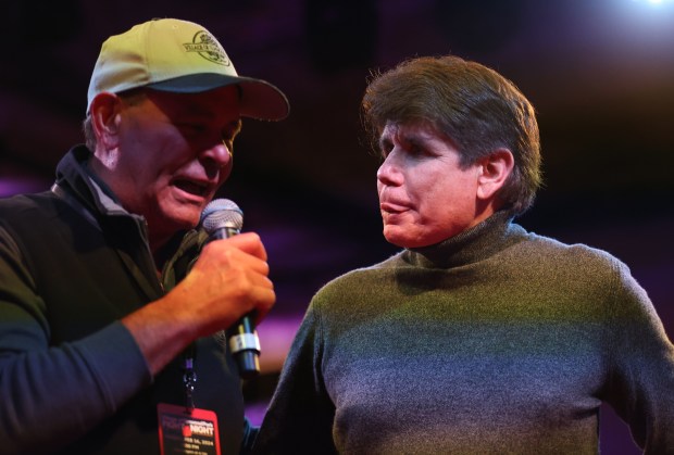 Elmwood Park Village President Angelo Saviano talks to former Gov. Rod Blagojevich during during "Fight Night" Feb. 16, 2024 at the Elmwood Park Parks and Recreation Center in Elmwood Park. (Trent Sprague/Pioneer Press)