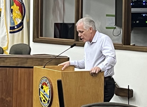 Orland Park Mayor Keith Pekau speaks in favor of the 143rd Street expansion.Michelle Mullins/for Daily Southtown, Will County Board meeting, Feb. 15, 2024, Joliet, Illinois