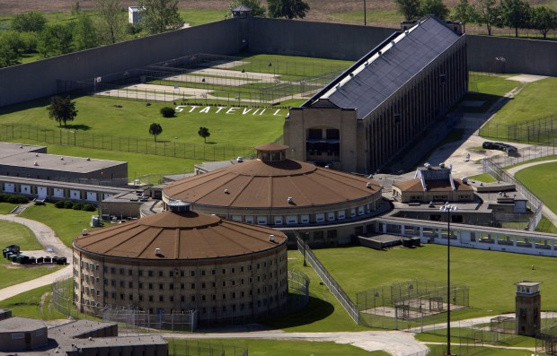 Stateville Correctional Center in 2009. (Alex Garcia/Chicago Tribune)