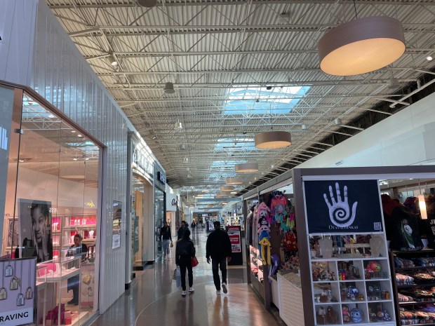 The Chicago Ridge Mall is now under new ownership following a sale to Boca Raton real estate investment firm Second Horizon that closed Feb. 29. (Hank Sanders/Daily Southtown)