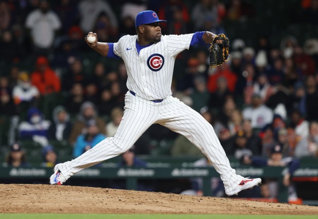 Cubs pitcher Héctor Neris throws in the ninth inning against the Astros at Wrigley Field on April 24, 2024, in Chicago. (John J. Kim/Chicago Tribune)