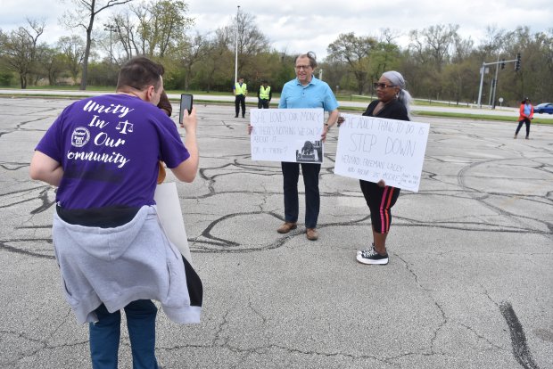 Residents of Thornton Township rally April 27, 2024, outside River Oaks against Supervisor Tiffany Henyard. (Jesse Wright/for Daily Southtown)