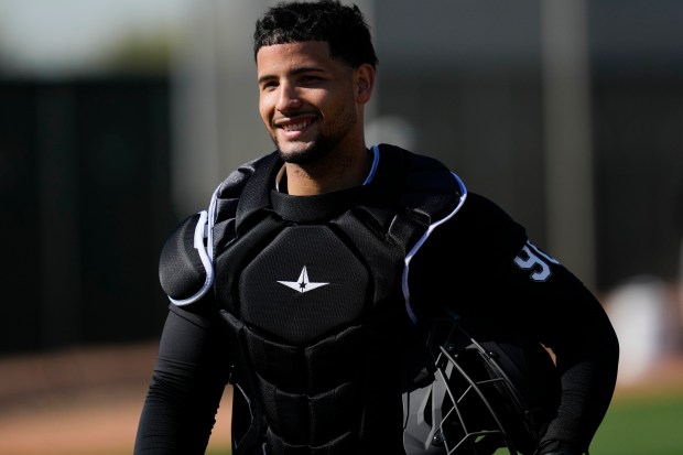 Chicago White Sox catcher Edgar Quero participates in spring training baseball workouts at Camelback Ranch in Phoenix, Thursday, Feb. 15, 2024. (AP Photo/Ashley Landis)