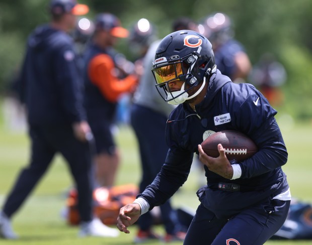 Bears wide receiver DJ Moore participates in OTAs at Halas Hall on May 31, 2024. (Chris Sweda/Chicago Tribune)