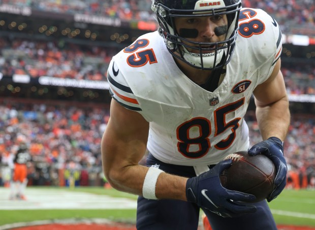 Bears tight end Cole Kmet makes a touchdown reception in the second quarter Dec. 17, 2023, at Cleveland Browns Stadium. (Brian Cassella/Chicago Tribune)