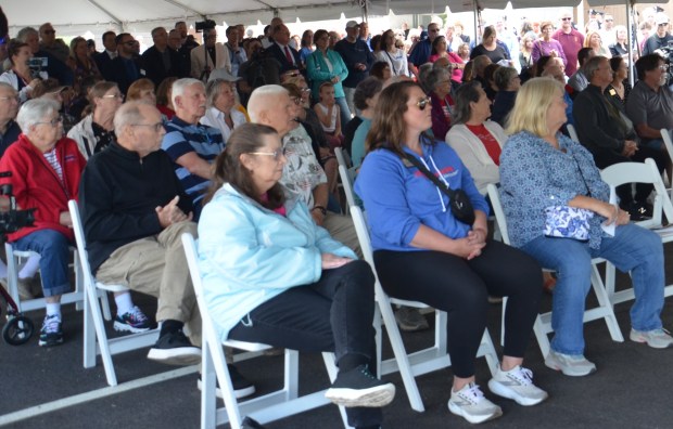 A large crowd gathers to listen to remarks by local officials before touring the new Mokena police station. (Michelle Mullins/for Daily Southtown)