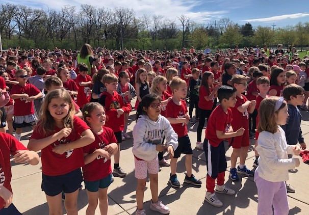 Approximately 600 Lake Bluff Elementary students participated in the dance on the morning of May 1. (Daniel I. Dorfman/Pioneer Press)