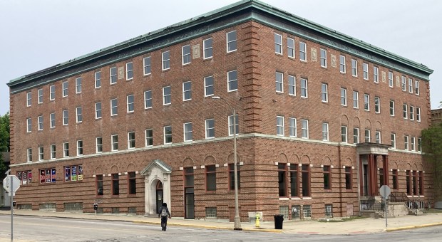 Developers hope to renovate the onetime Waukegan YMCA into a multiuse building with apartments and commercial space. (Steve Sadin/Lake County News-Sun)