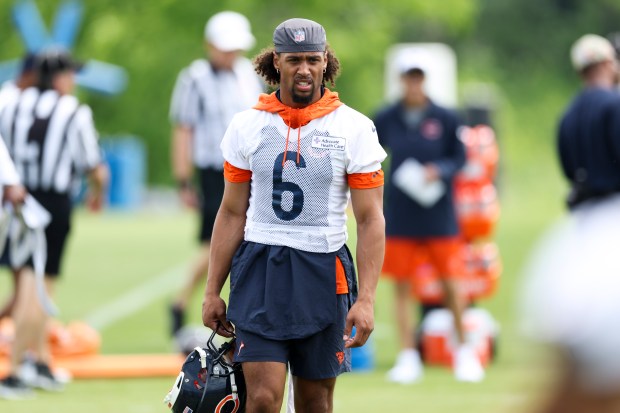 Bears cornerback Kyler Gordon warms up during minicamp at Halas Hall on June 5, 2024. (Eileen T. Meslar/Chicago Tribune)