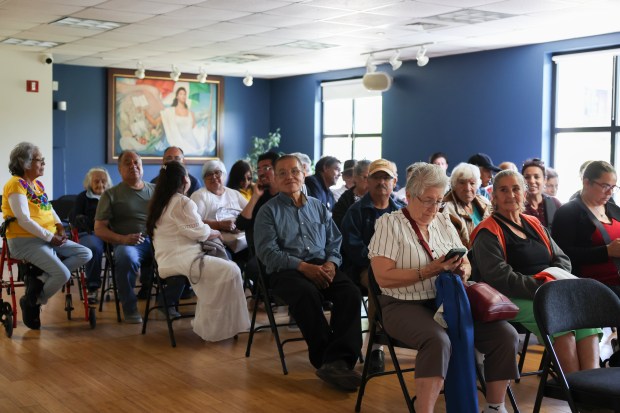 Mexican nationals wait to vote in the Mexican presidential election at the Consulate General of Mexico in Chicago on June 2, 2024. (Eileen T. Meslar/Chicago Tribune)