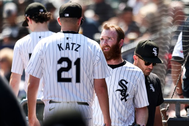 Chicago White Sox pitching coach Ethan Katz (21) speaks to pitcher John Brebbia (59) during the eighth inning against the Minnesota Twins at Guaranteed Rate Field on July 10, 2024. (Eileen T. Meslar/Chicago Tribune)