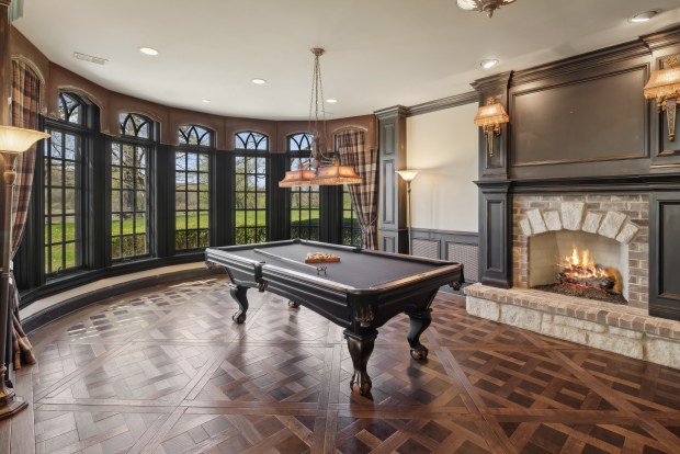 Barrington Hills 6-bedroom home with 1,200-bottle wine cellar: $4.5M (Mike Pickett/VHT)