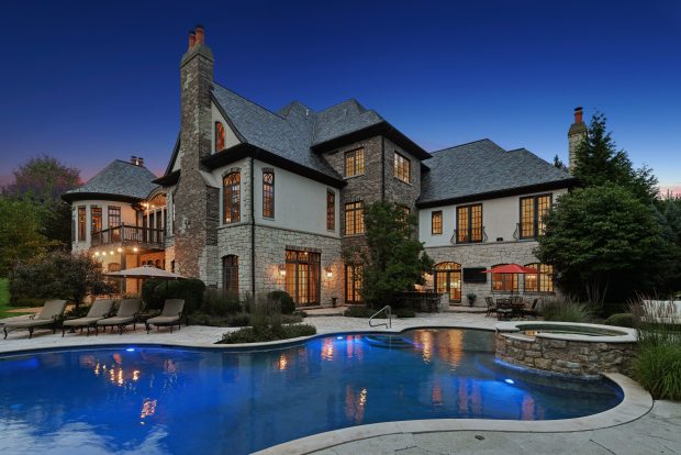 Barrington Hills 6-bedroom home with 1,200-bottle wine cellar: $4.5M (Mike Pickett/VHT)