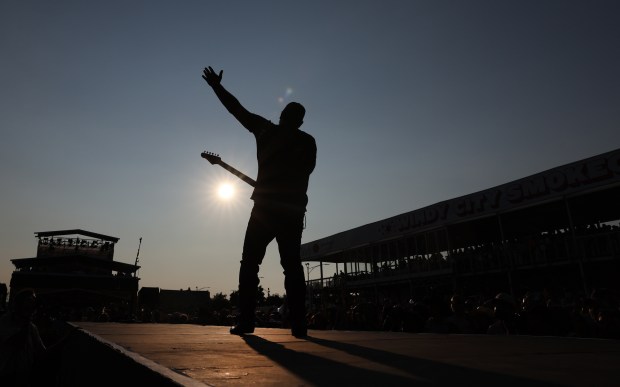 Lee Brice performs at the annual Windy City Smokeout outside of the United Center in Chicago on Friday, July 12, 2024. (Chris Sweda/Chicago Tribune)