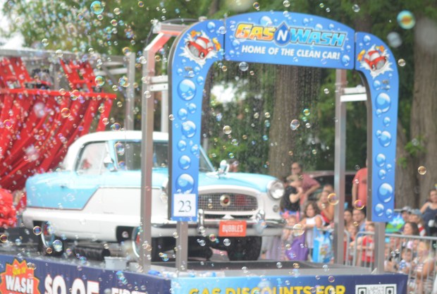 The Gas N' Wash float was bubbling over at the 2024 Mokena Fourth of July parade. (Jeff Vorva/for the Daily Southtown)