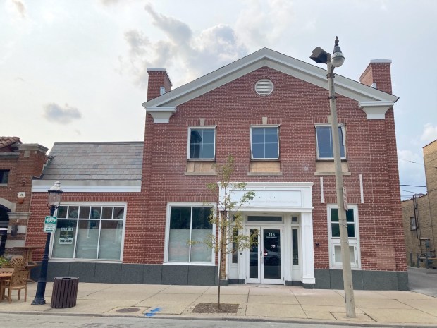 City of Park Ridge officials are working with the developer of this building, who wants to create multiple uses within it, including a Kilwin's chocolates and ice cream shop in front, an apartment above and offices or other uses in the back. (Pam DeFiglio, Chicago Tribune/Pioneer Press)