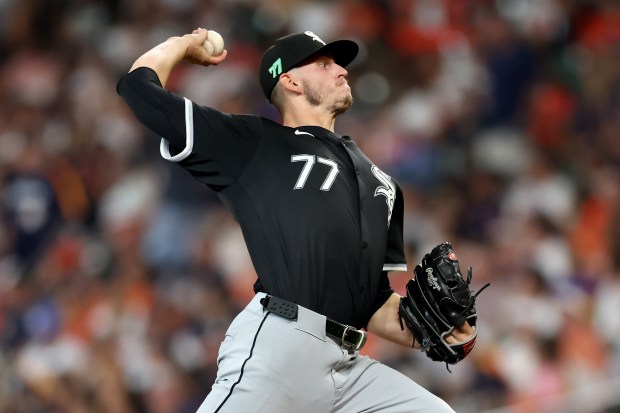 Chris Flexen #77 of the Chicago White Sox pitches in the first inning against the Houston Astros at Minute Maid Park on Aug. 17, 2024 in Houston, Texas. (Photo by Tim Warner/Getty Images)