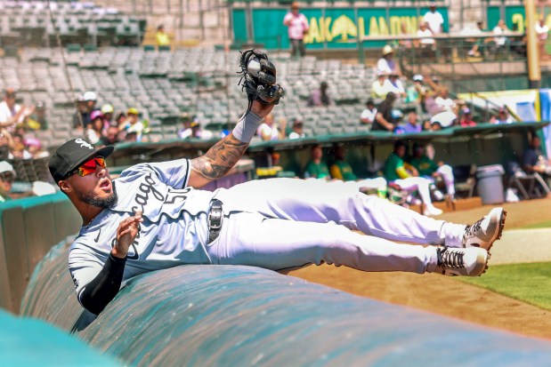 White Sox third baseman Lenyn Sosa makes a diving catch in foul territory against the Athletics in the fifth inning on Aug. 7, 2024, in Oakland, Calif. (Ray Chavez/Bay Area News Group)