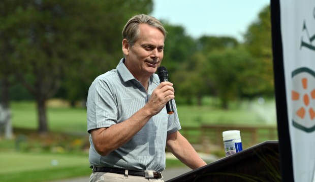 KemperSports Chief Executive Officer Steven Skinner addresses the audience at the ribbon cutting and grand opening program on Aug. 12, 2024 in Winnetka at the Winnetka Golf Club (1300 Oak St.). (Karie Angell Luc/Pioneer Press)