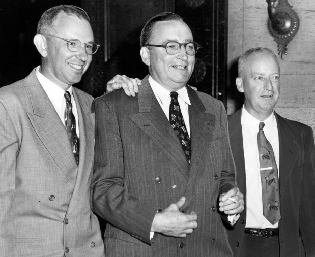 Cook County Board President William N. Erickson, center, on June 19, 1952. (Fred Eckhardt/Chicago Tribune)