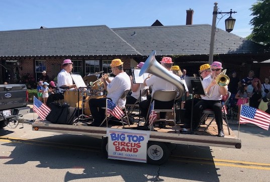 The Big Top Circus band performs at the Lake Forest Day Parade. (Daniel I. Dorfman/For Pioneer Press)