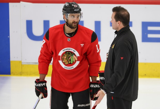 Chicago Blackhawks Head Coach Luke Richardson speaks to forward Nick Foligno during the first day of training camp at Fifth Third Arena on Thursday, Sept. 19, 2024. (Eileen T. Meslar/Chicago Tribune)