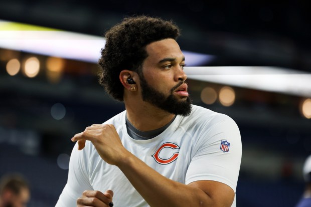 Chicago Bears quarterback Caleb Williams warms up before the game against the Indianapolis Colts at Lucas Oil Stadium in Indianapolis on Sunday, Sept. 22, 2024.(Eileen T. Meslar/Chicago Tribune)