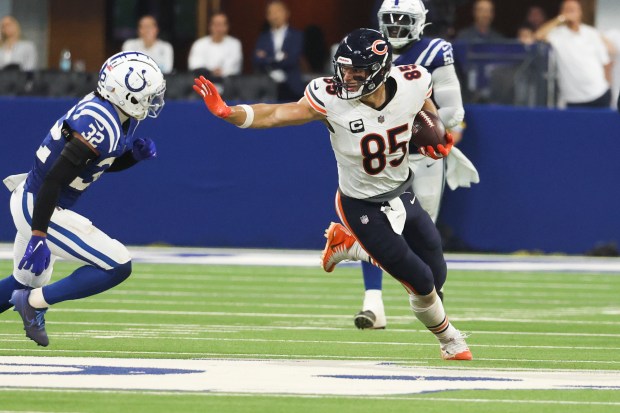 Bears tight end Cole Kmet carries the ball during the second quarter of the game against the Colts at Lucas Oil Stadium in Indianapolis on Sept. 22, 2024. (Eileen T. Meslar/Chicago Tribune)