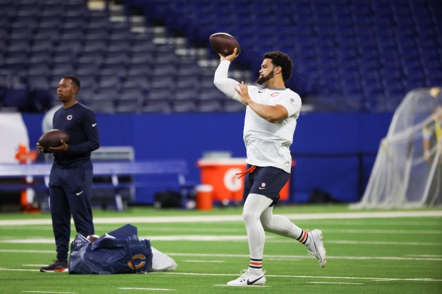 Chicago Bears quarterback Caleb Williams warms up before the game against the Indianapolis Colts at Lucas Oil Stadium in Indianapolis on Sunday, Sept. 22, 2024.(Eileen T. Meslar/Chicago Tribune)