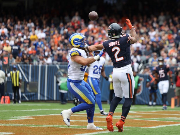 Chicago Bears wide receiver DJ Moore catches a touchdown against the Los Angeles Rams in the third quarter at Soldier Field. (Brian Cassella/Chicago Tribune)