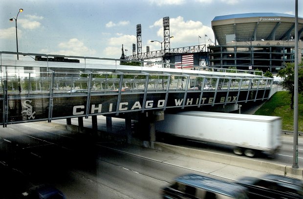 The CTA's Red Line stop at 35th Street on July 14, 2003. (Nancy Stone/Chicago Tribune)