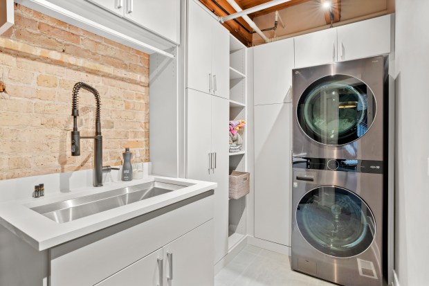 This two-bedroom, two-bath loft in the West Loop recently went on the market for nearly $2 million. (Ryan Wells/Eagle Eye Media)