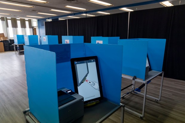 Touchscreens are set up at the 34th Ward early voting site, March 4, 2024, at the University of Illinois at Chicago Student Center East. (Brian Cassella/Chicago Tribune)