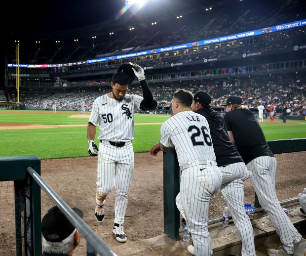 Chicago White Sox second baseman Lenyn Sosa (50) walks to the dugout after flying out in the ninth inning of a game against the New York Mets at Guaranteed Rate Field in Chicago on Aug. 31, 2024. (Chris Sweda/Chicago Tribune)