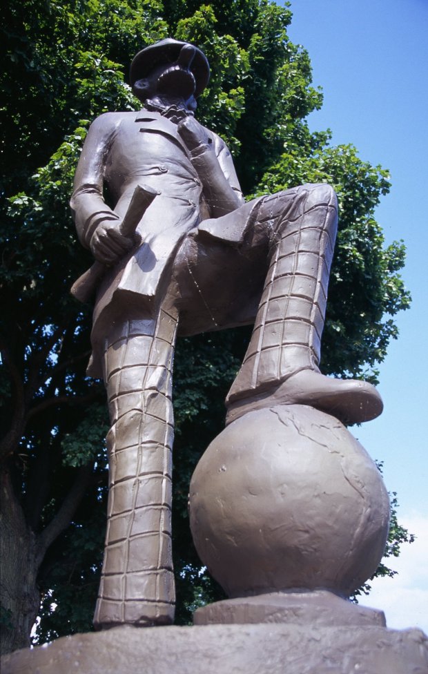 Andy Gump, created by Sidney Smith and launched in 1917 by the Chicago Tribune, is immortalized in Lake Geneva, Wisconsin, Smith's adopted hometown. (Alan Solomon/Chicago Tribune)