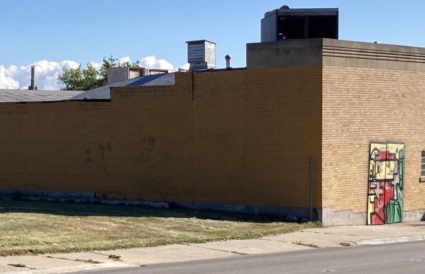 The back exterior wall of the El Potosi grocery store is scheduled for a wall painting. (Steve Sadin/For the Lake County News-Sun)