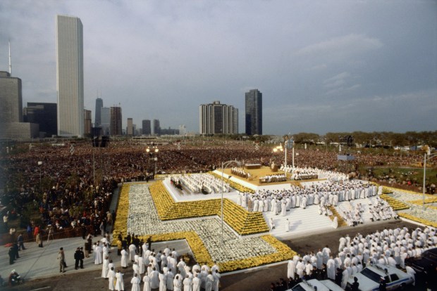 An overview of the crowds and main platform where the open-air Mass was celebrated at Grant Park during Pope John Paul II's visit to Chicago on Oct. 5, 1979. (Ed Wagner Jr./Chicago Tribune