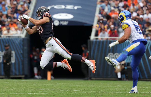 Chicago Bears tight end Cole Kmet makes a catch over the middle in the fourth quarter Sunday, Sept. 29, 2024, at Soldier Field. (Brian Cassella/Chicago Tribune)