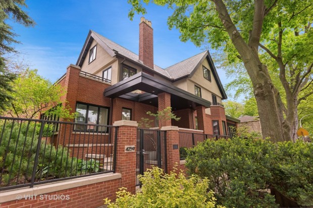 Former WBBM-Channel 2 investigative reporter Pam Zekman on Oct. 21 sold her six-bedroom, Prairie-style house in Uptown's Buena Park area for $1.5 million. (VHT)