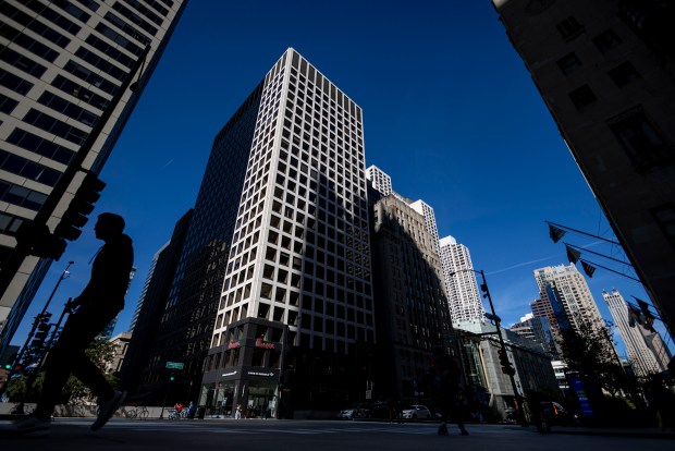 An office build at 500 N. Michigan Ave. on Oct. 16, 2024. Commonwealth Development Partners wants to convert the 24-story building to residential units. (Brian Cassella/Chicago Tribune)