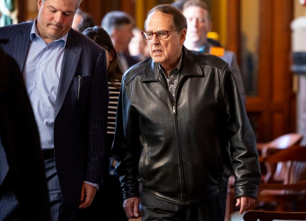 White Sox Chairman Jerry Reinsdorf walks between meetings with legislative leaders Feb. 20, 2024, at the Illinois State Capitol in Springfield. (Brian Cassella/Chicago Tribune)