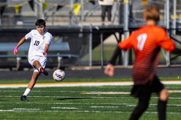 Andrew's Caden Arguelles (10) pass at midfield against Shepard during the Class 3A Andrew Regional final in Tinley Park on Saturday, Oct. 26, 2024. (Vincent D. Johnson / for the Daily Southtown)