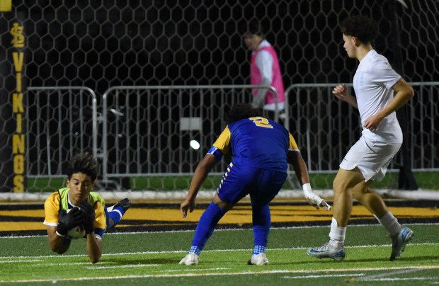 De La Salle's Mario Ramirez (30) comes in to play goal keep in extra time against Solorio Academy during the Class 2A St. Laurence Sectional semifinals Wednesday, Oct. 30, 2024 in Burbank, IL. (Steve Johnston/Daily Southtown)