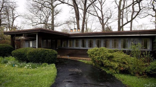 A cottage in Glencoe's Ravine Bluffs neighborhood designed by Frank Lloyd Wright is pictured on May 1, 2019.